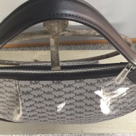 Michael Kors woman’s black & gray logo bag - Picture 5 of 10